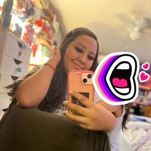 Meet your Posher, Carla